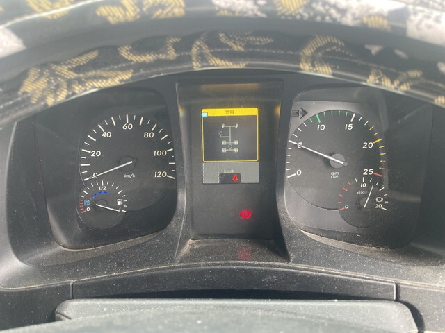 三菱ふそうスーパーグレートコンテナ専用車大型（10t）[写真34]