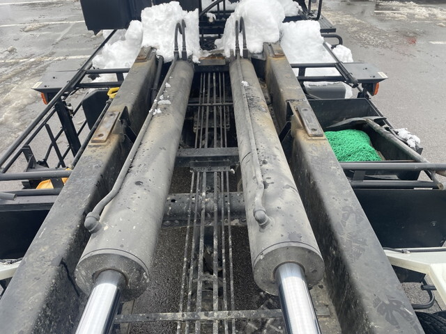 三菱ふそうスーパーグレートコンテナ専用車大型（10t）[写真09]