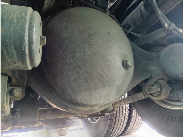 いすゞギガトレーラーヘッド（トラクターヘッド）大型（10t）[写真11]