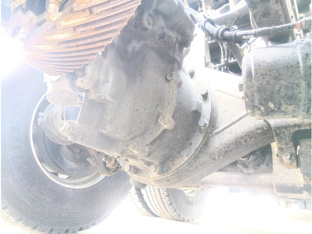 いすゞギガトレーラーヘッド（トラクターヘッド）大型（10t）[写真12]