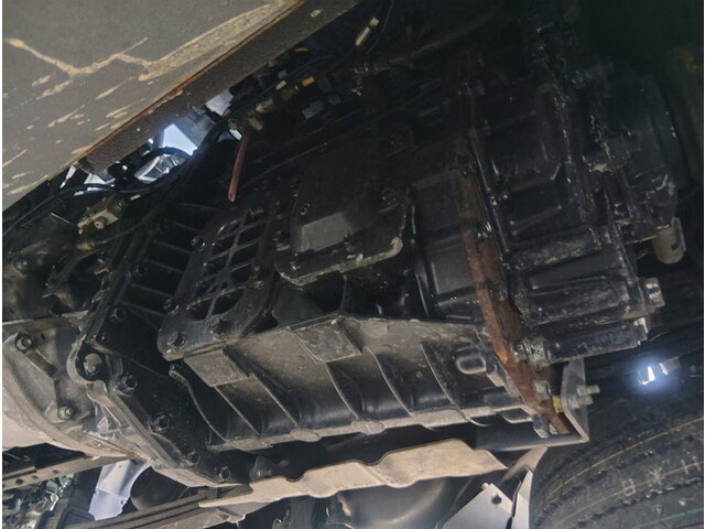 いすゞギガトレーラーヘッド（トラクターヘッド）大型（10t）[写真17]