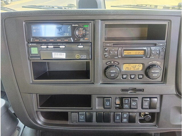 いすゞギガトレーラーヘッド（トラクターヘッド）大型（10t）[写真26]