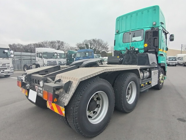 いすゞギガトレーラーヘッド（トラクターヘッド）大型（10t）[写真03]