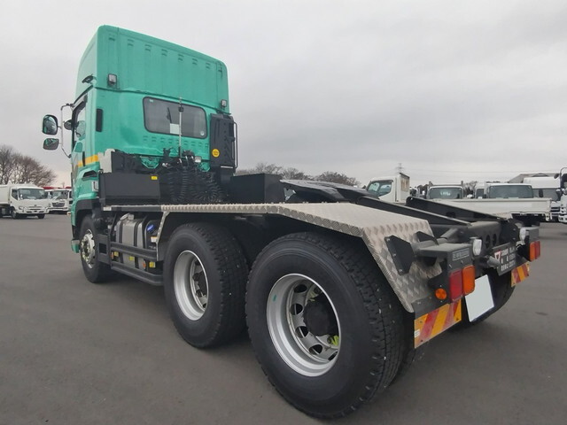 いすゞギガトレーラーヘッド（トラクターヘッド）大型（10t）[写真04]