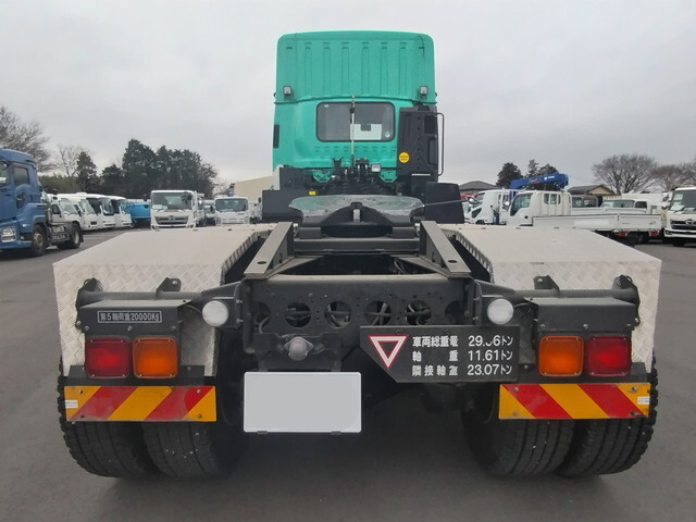 いすゞギガトレーラーヘッド（トラクターヘッド）大型（10t）[写真05]
