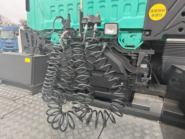 いすゞギガトレーラーヘッド（トラクターヘッド）大型（10t）[写真08]