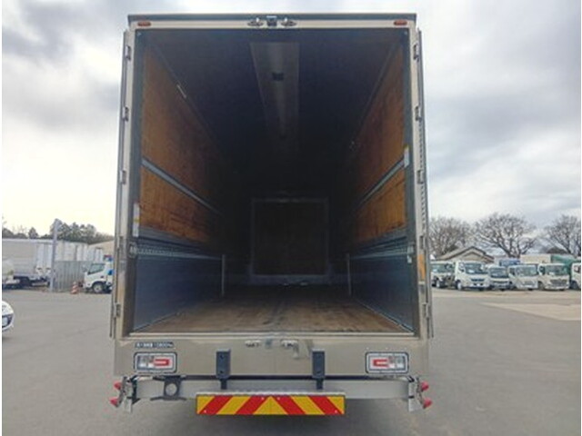 日野プロフィアアルミウイング大型（10t）[写真08]