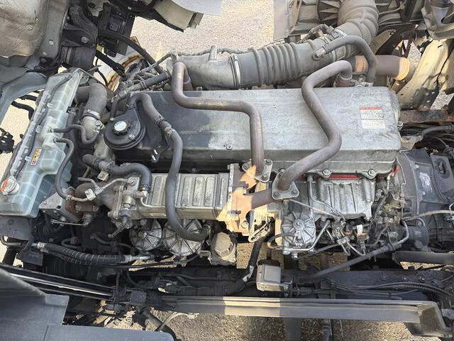 日野プロフィア平ボディ大型（10t）[写真14]