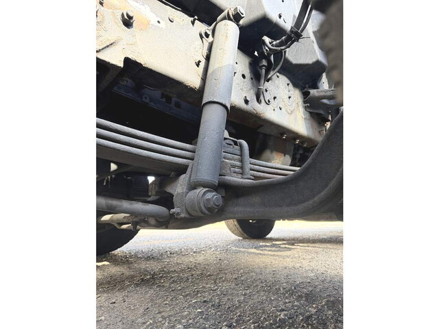 日野プロフィア平ボディ大型（10t）[写真15]