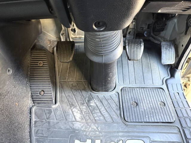 日野プロフィア平ボディ大型（10t）[写真29]