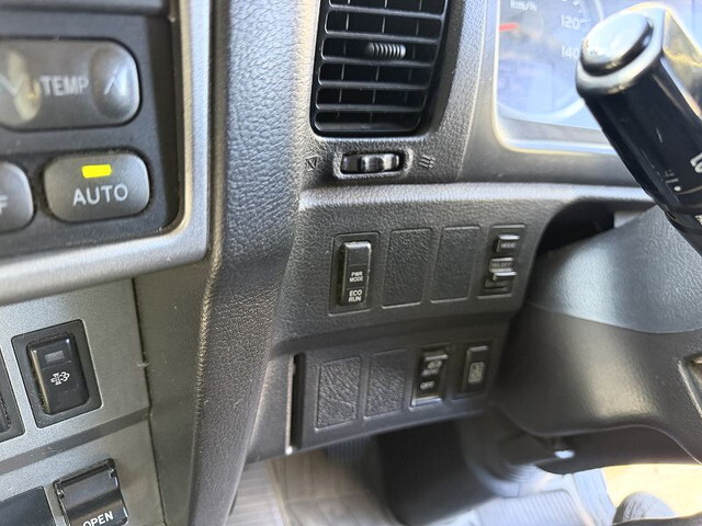 日野プロフィア平ボディ大型（10t）[写真34]