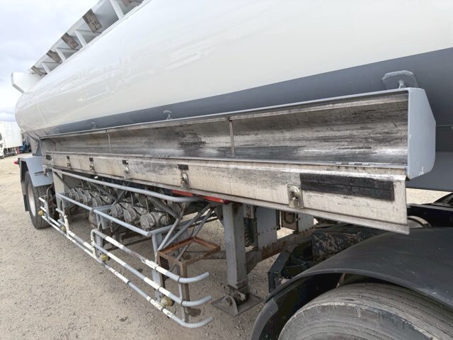 その他のメーカーその他の車種トレーラー（セミトレーラー）大型（10t）[写真15]