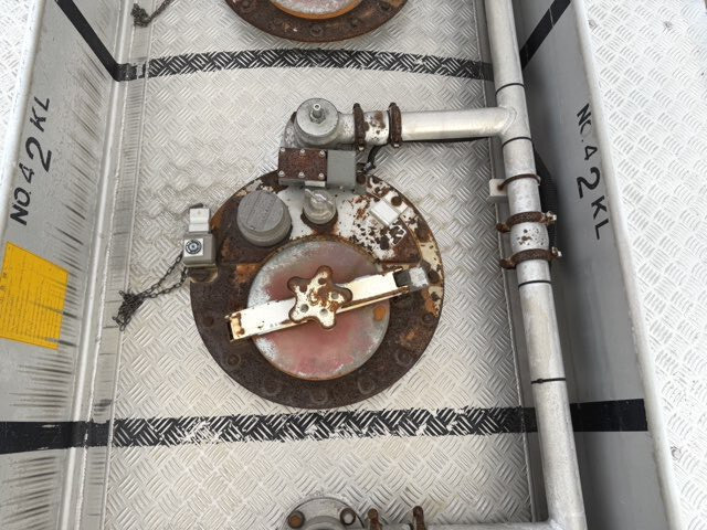 その他のメーカーその他の車種トレーラー（セミトレーラー）大型（10t）[写真28]