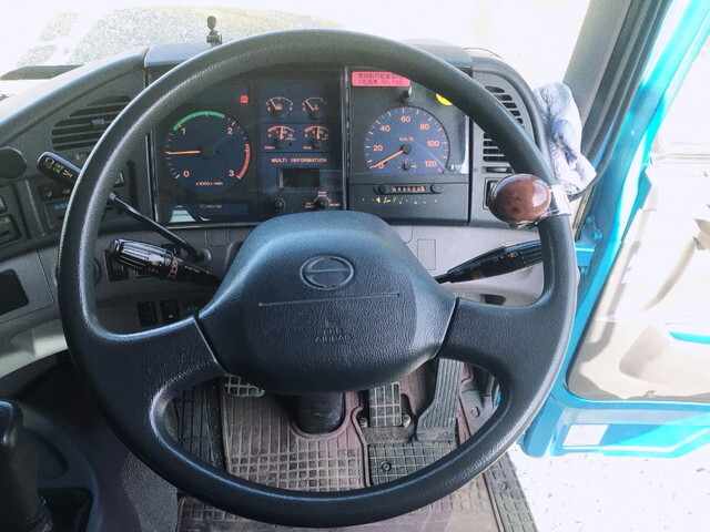 日野プロフィアトレーラーヘッド（トラクターヘッド）大型（10t）[写真32]