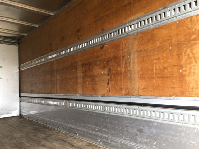 三菱ふそうファイターアルミウイング中型（4t）[写真11]