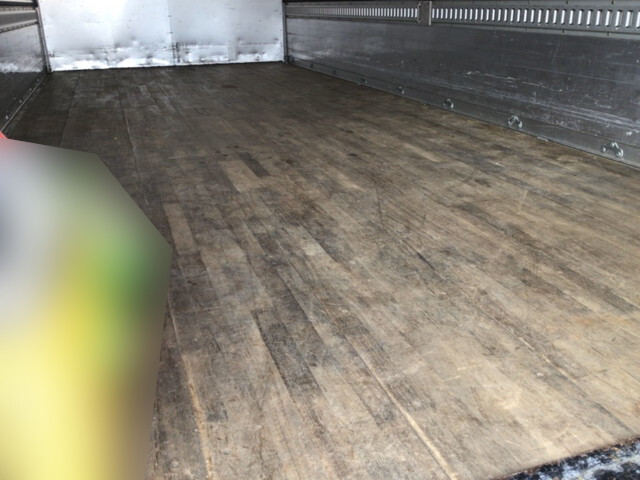 三菱ふそうファイターアルミウイング中型（4t）[写真12]