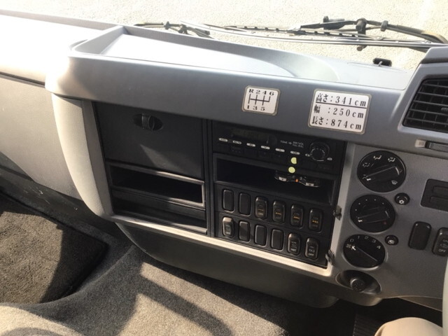三菱ふそうファイターアルミウイング中型（4t）[写真30]