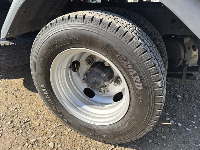 三菱ふそうキャンター平ボディ小型（2t・3t）[写真29]