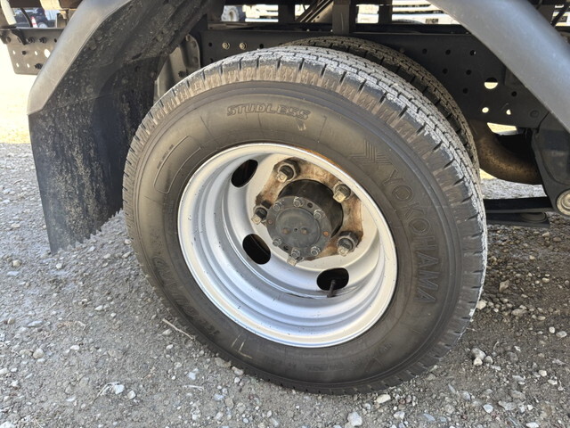 三菱ふそうキャンター平ボディ小型（2t・3t）[写真37]