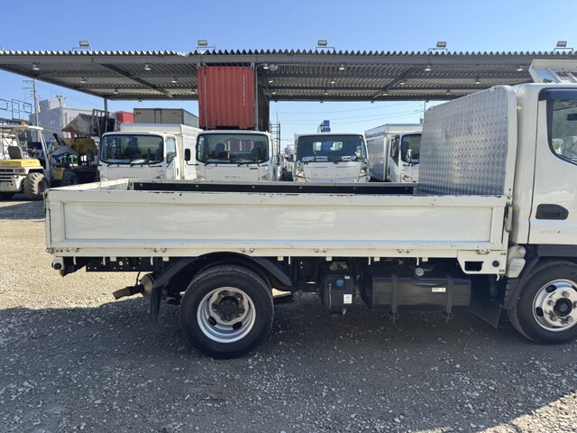 三菱ふそうキャンター平ボディ小型（2t・3t）[写真08]