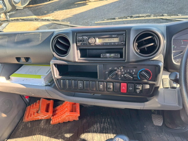 日野デュトロ平ボディ小型（2t・3t）[写真25]