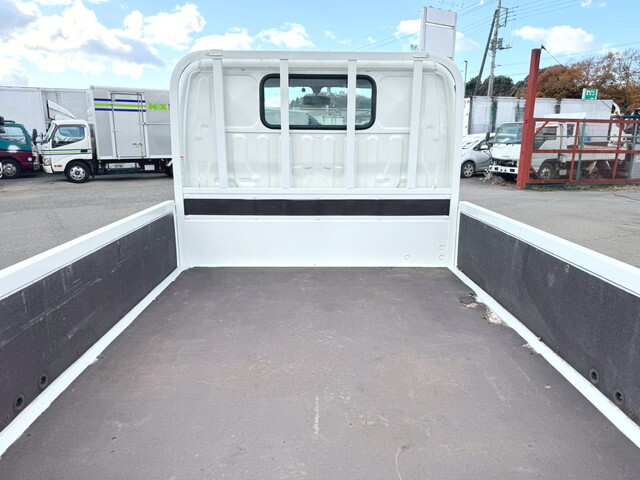 日野デュトロ平ボディ小型（2t・3t）[写真06]