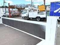 日野デュトロ平ボディ小型（2t・3t）[写真09]