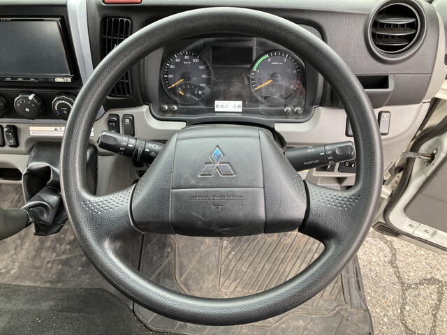 三菱ふそうキャンタークレーン5段小型（2t・3t）[写真32]