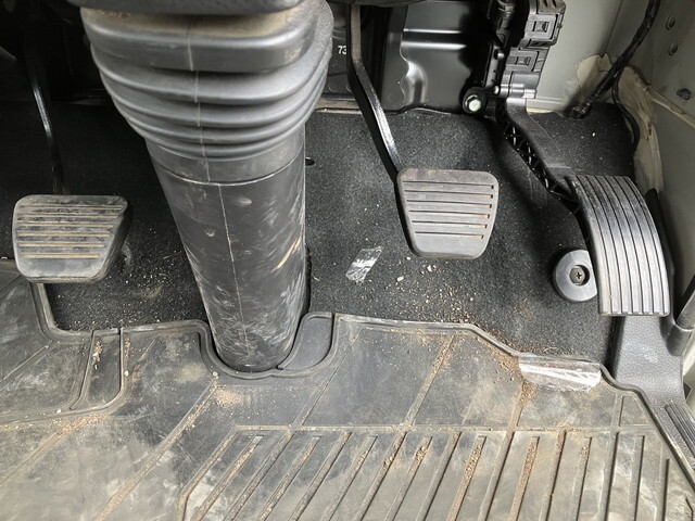 三菱ふそうキャンタークレーン5段小型（2t・3t）[写真35]