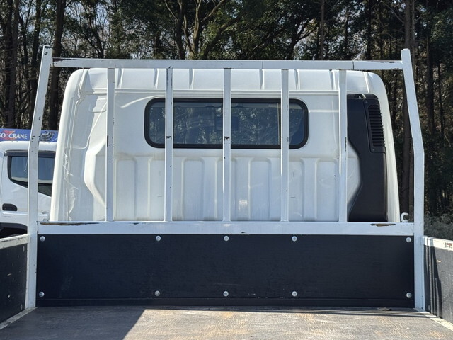 三菱ふそうキャンター平ボディ小型（2t・3t）[写真11]