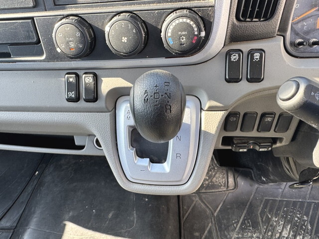 三菱ふそうキャンター平ボディ小型（2t・3t）[写真14]