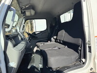 三菱ふそうキャンター平ボディ小型（2t・3t）[写真20]