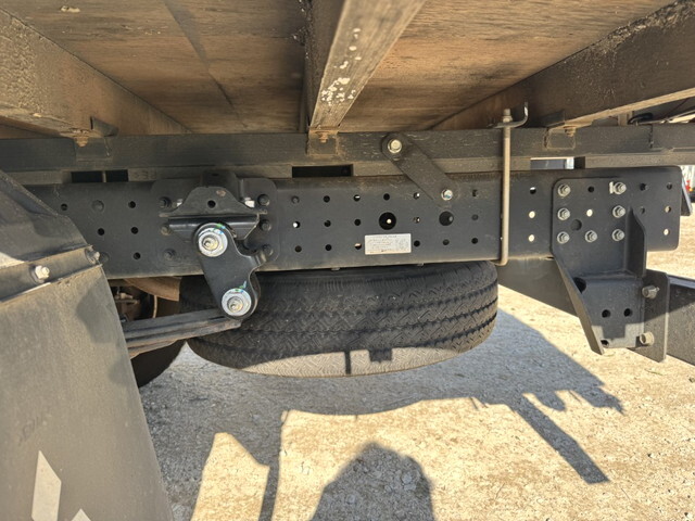 三菱ふそうキャンター平ボディ小型（2t・3t）[写真26]