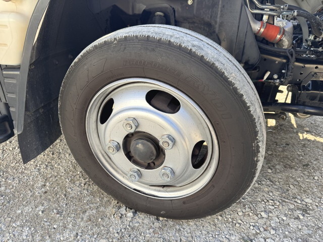 三菱ふそうキャンター平ボディ小型（2t・3t）[写真29]