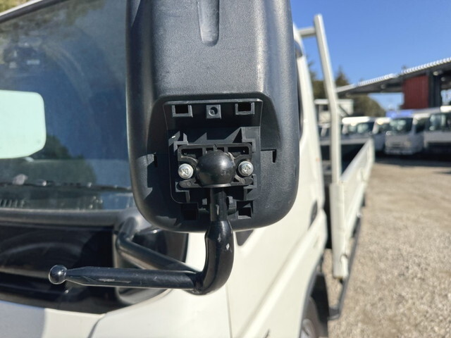 三菱ふそうキャンター平ボディ小型（2t・3t）[写真36]