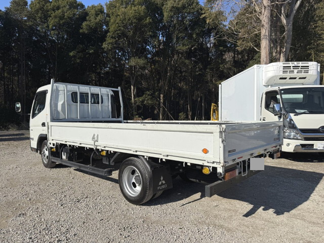 三菱ふそうキャンター平ボディ小型（2t・3t）[写真04]