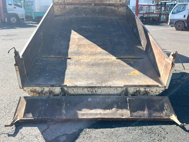 いすゞエルフダンプ小型（2t・3t）[写真12]