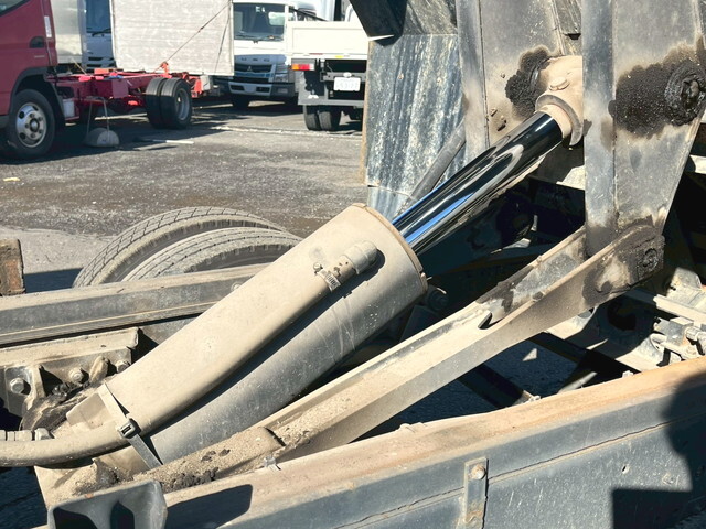 いすゞエルフダンプ小型（2t・3t）[写真28]