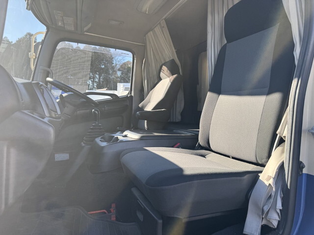 日野レンジャーアルミバン中型（4t）[写真15]