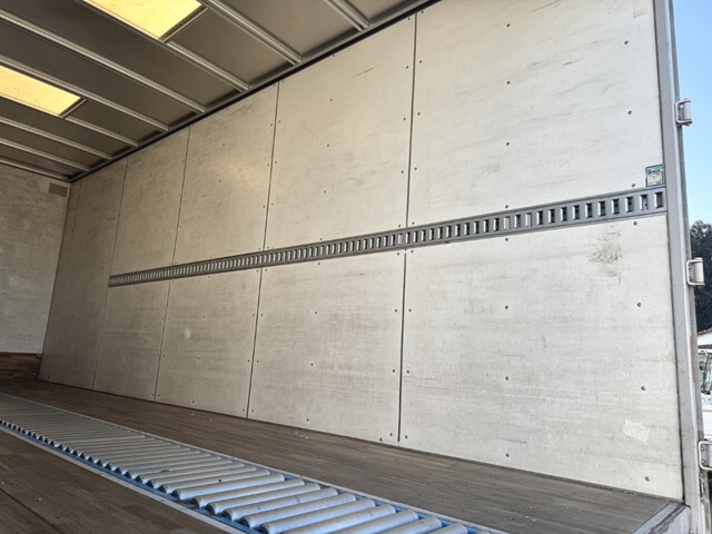 日野レンジャーアルミバン中型（4t）[写真21]