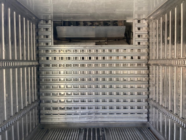 いすゞギガ冷凍車（冷蔵車）大型（10t）[写真12]