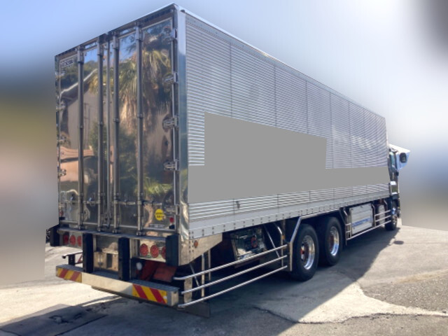 いすゞギガ冷凍車（冷蔵車）大型（10t）[写真02]