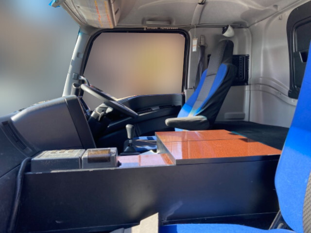 いすゞギガ冷凍車（冷蔵車）大型（10t）[写真32]