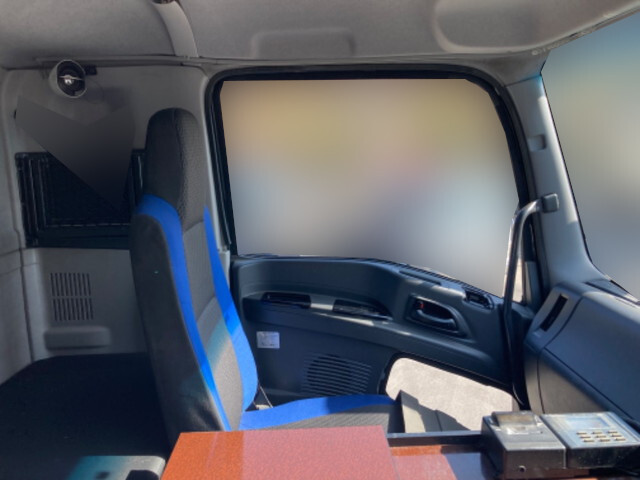 いすゞギガ冷凍車（冷蔵車）大型（10t）[写真33]