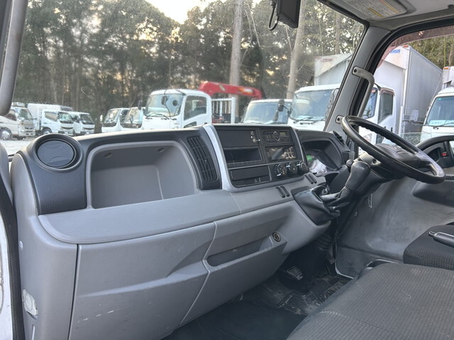 三菱ふそうキャンター冷凍車（冷蔵車）小型（2t・3t）[写真23]