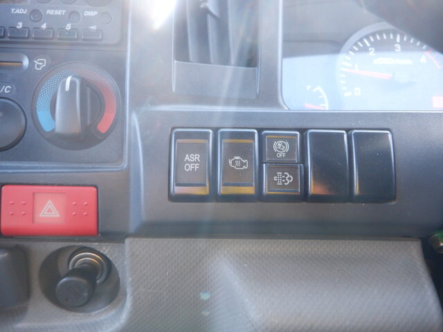 いすゞエルフダンプ小型（2t・3t）[写真32]