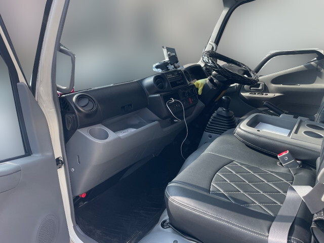 日野デュトロアルミバン小型（2t・3t）[写真30]