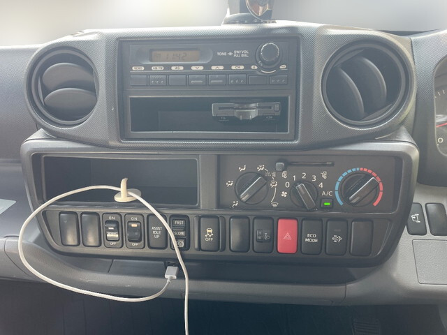 日野デュトロアルミバン小型（2t・3t）[写真36]