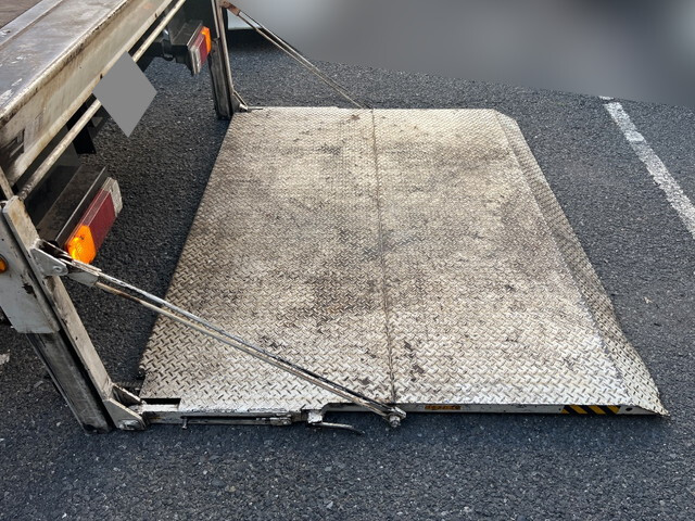 日野デュトロ平ボディ小型（2t・3t）[写真13]