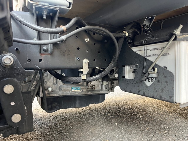 日野デュトロ平ボディ小型（2t・3t）[写真19]